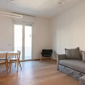 Youhosty - Del Castagno 2 Milano